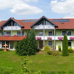 https://landhaus-brummer.com-bavaria.com